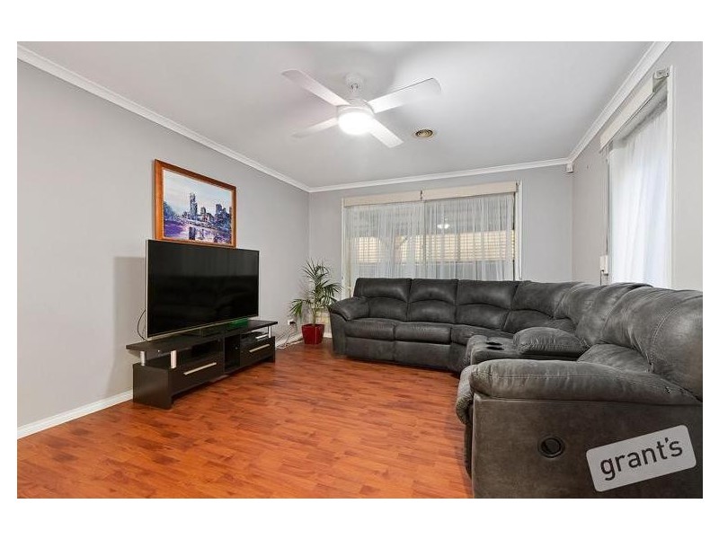 12 Bates Street, Cranbourne West VIC 3977