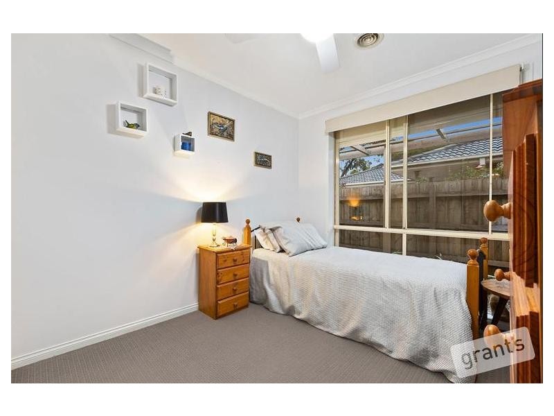 12 Bates Street, Cranbourne West VIC 3977