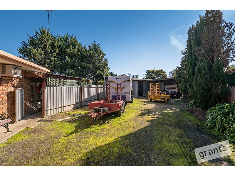 35 Adam Avenue, Hallam VIC 3803