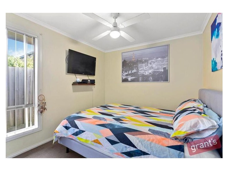 2/21 Ravensthorpe Crescent, Narre Warren VIC 3805