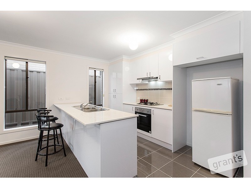 41 Renlik Circuit, Cranbourne North VIC 3977