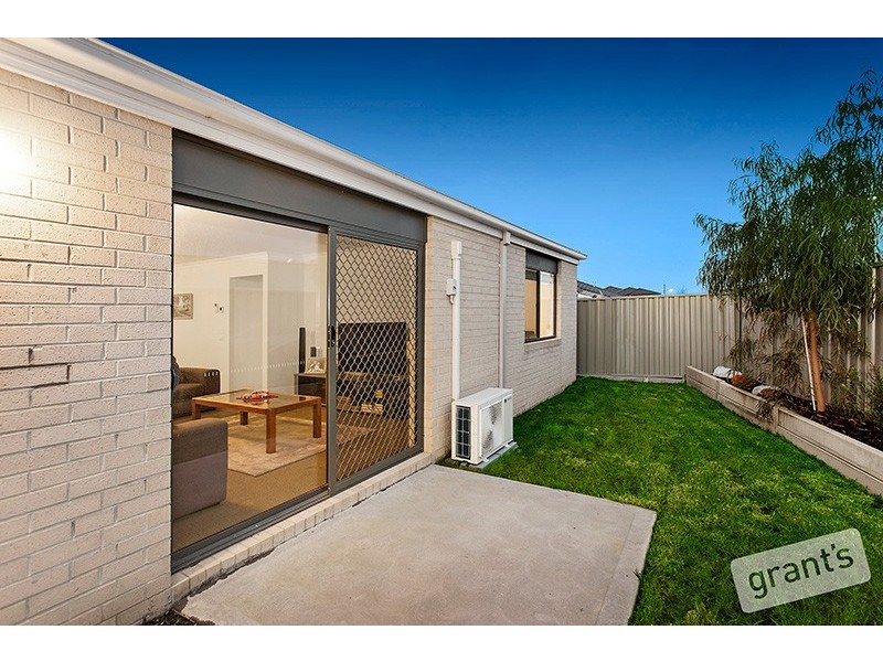 41 Renlik Circuit, Cranbourne North VIC 3977