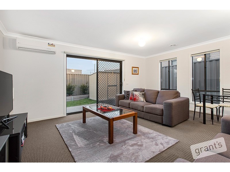 41 Renlik Circuit, Cranbourne North VIC 3977