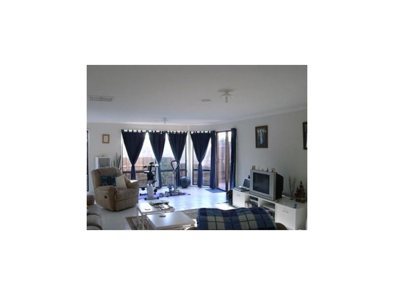 64 Hancock Drive, Berwick VIC 3806