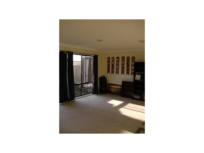 64 Hancock Drive, Berwick VIC 3806