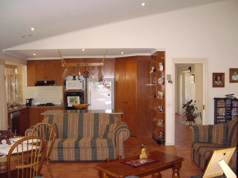 2 Robinswood Parade, Narre Warren South VIC 3805