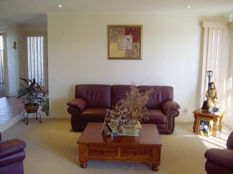 2 Robinswood Parade, Narre Warren South VIC 3805