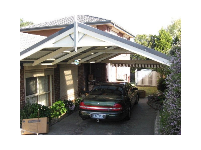 2 Clover Close, Berwick VIC 3806