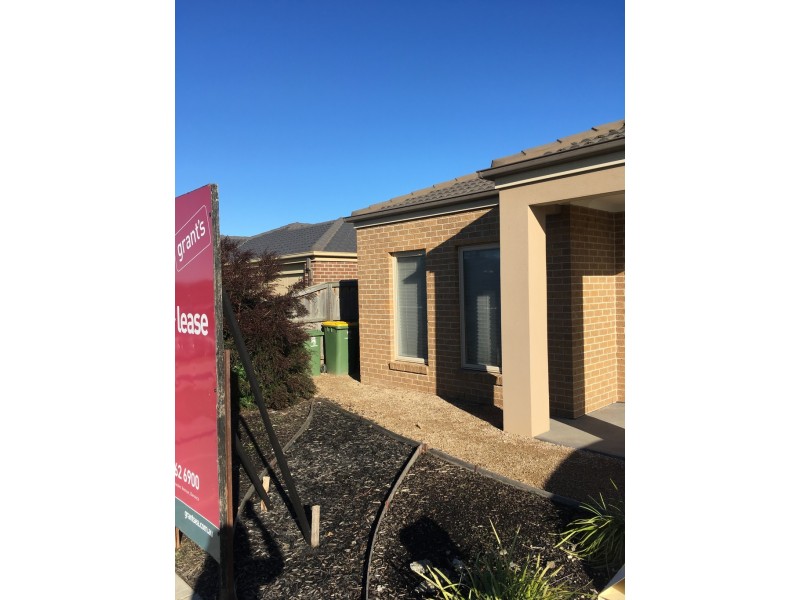 10 Weebill Way, Pakenham VIC 3810