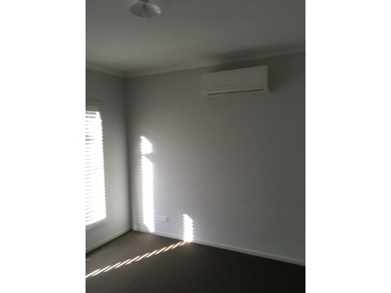 10 Weebill Way, Pakenham VIC 3810