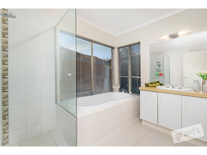 72 Springfield Drive, Narre Warren VIC 3805