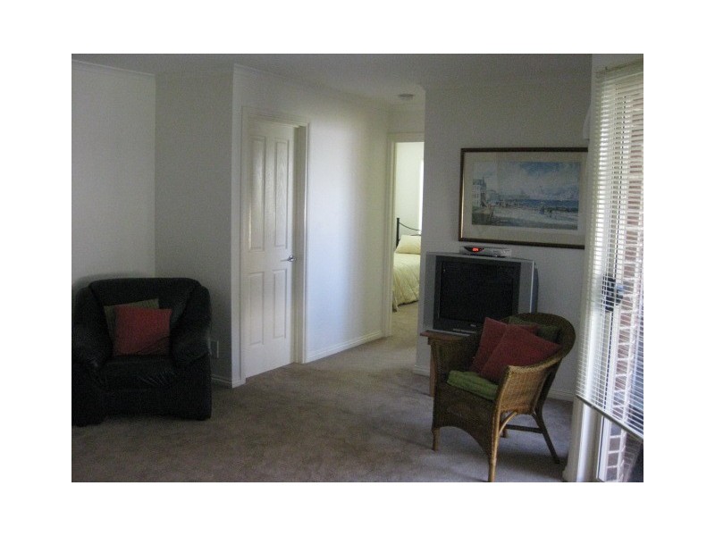 1/43  Leemak Crescent, Berwick VIC 3806