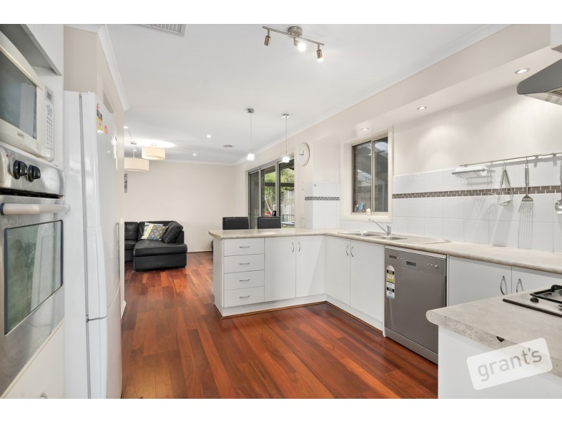 31 Hartsmere Drive, Berwick VIC 3806