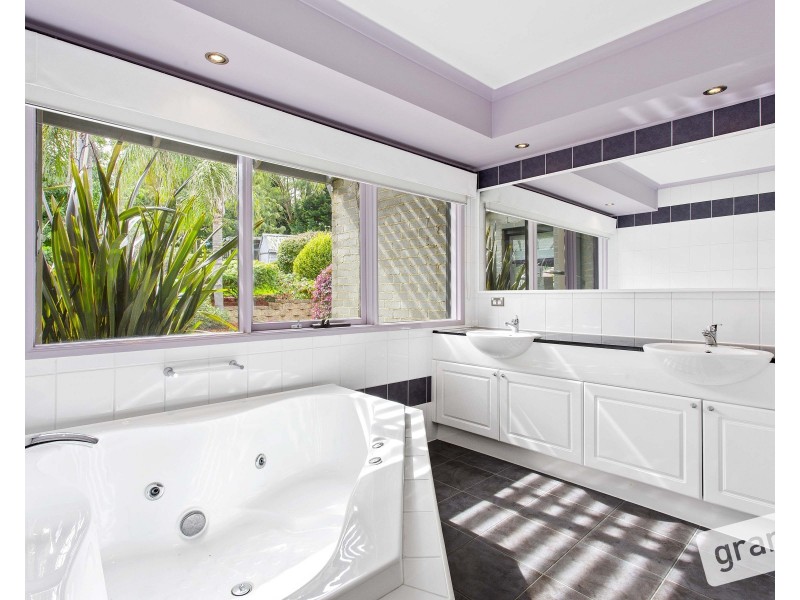 3-4 Tamara Close, Berwick VIC 3806