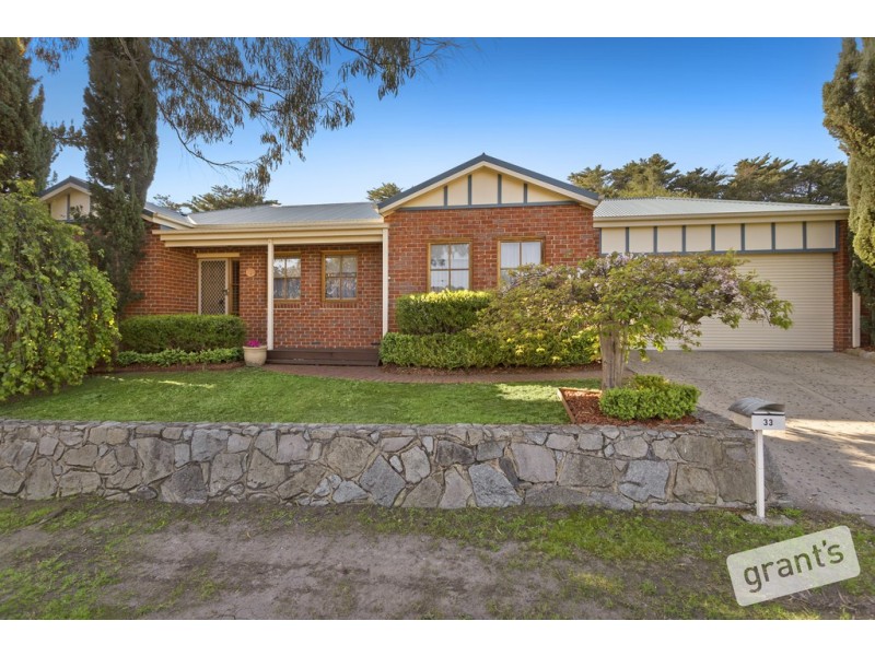 33 Silkwood Avenue, Berwick VIC 3806