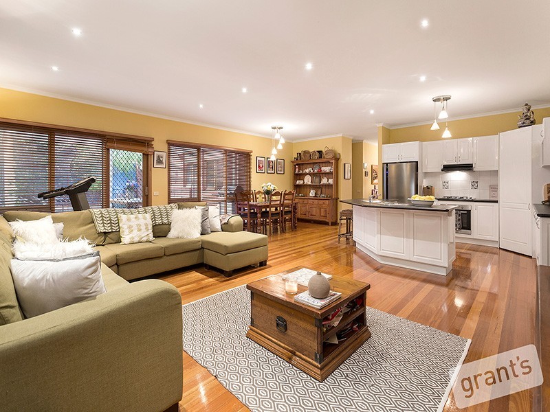 33 Silkwood Avenue, Berwick VIC 3806