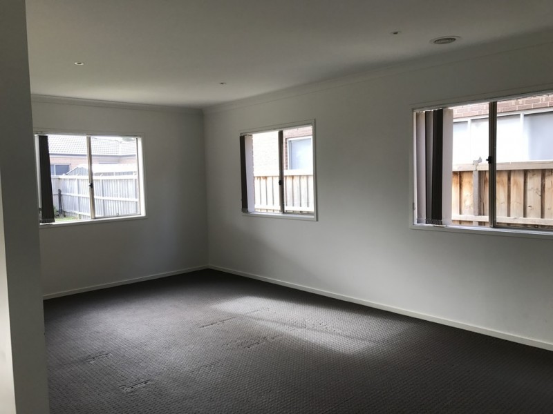 27 Frankland Street, Clyde North VIC 3978