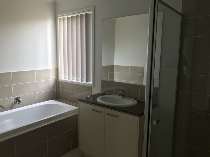 27 Frankland Street, Clyde North VIC 3978