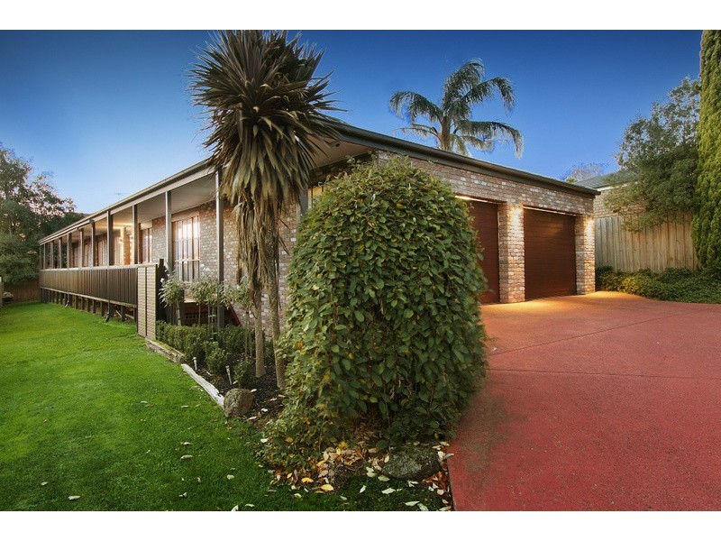 16 Balmain Drive, Berwick VIC 3806