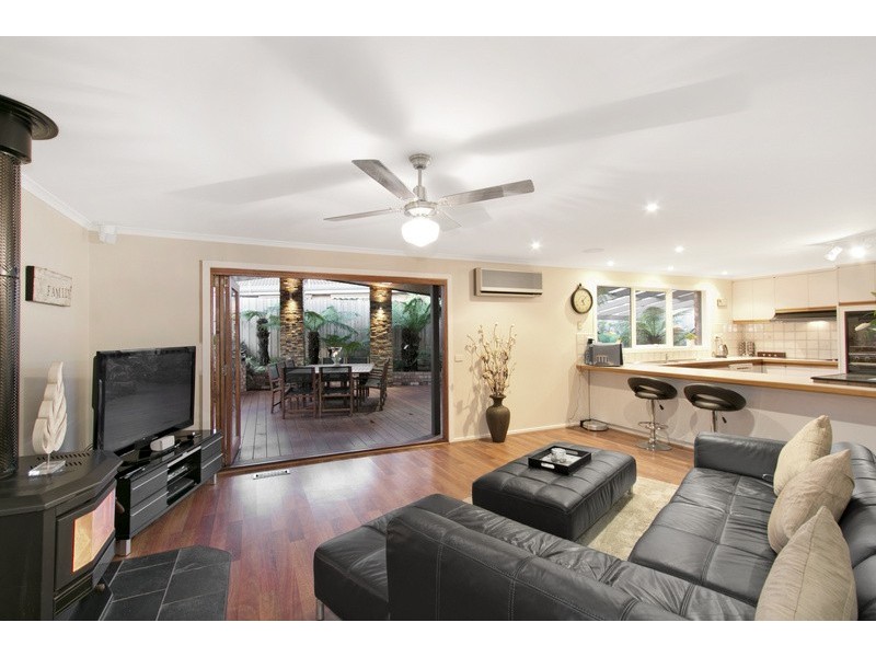 16 Balmain Drive, Berwick VIC 3806