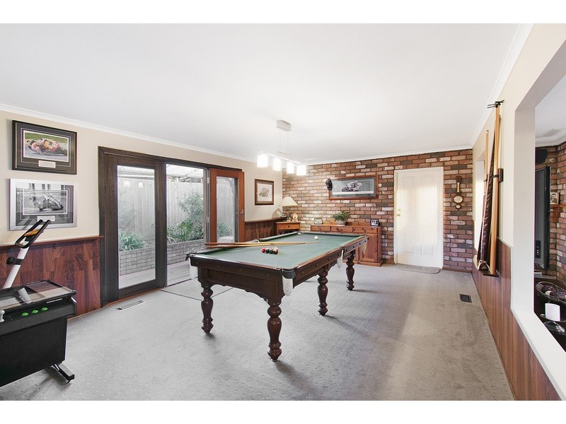 16 Balmain Drive, Berwick VIC 3806