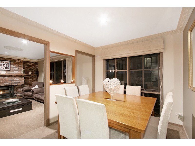 16 Balmain Drive, Berwick VIC 3806