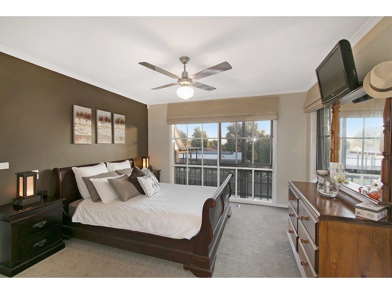 16 Balmain Drive, Berwick VIC 3806