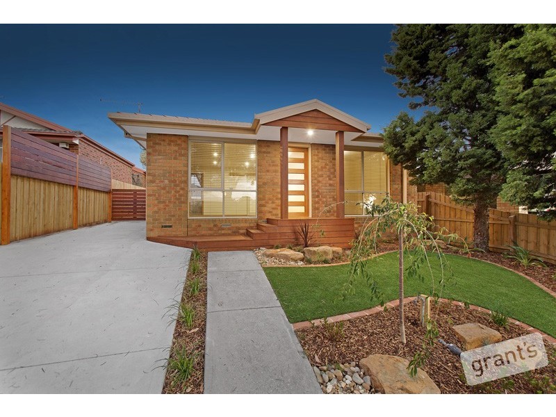 12 Mirrabook Court, Berwick VIC 3806