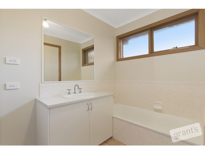 12 Mirrabook Court, Berwick VIC 3806