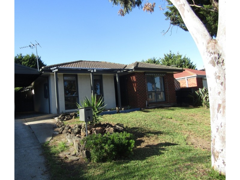 8 Edith Rise, Hampton Park VIC 3976