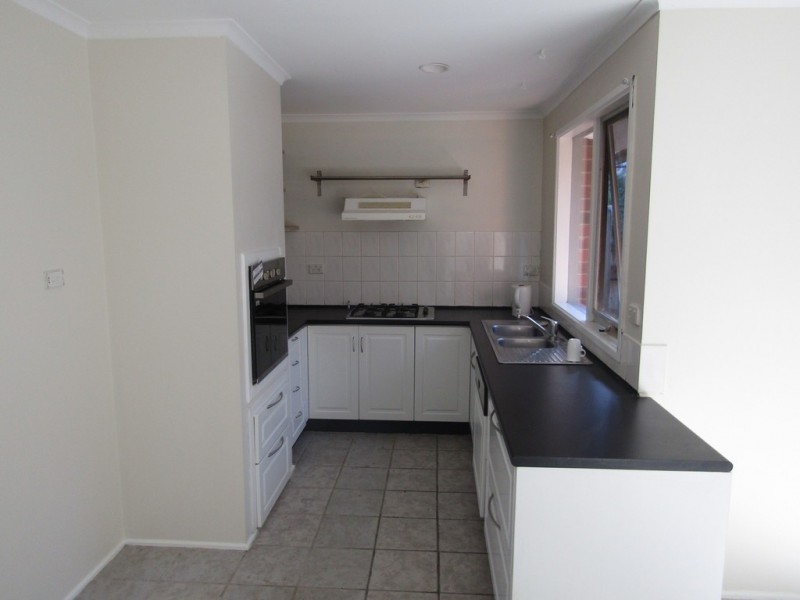 8 Edith Rise, Hampton Park VIC 3976