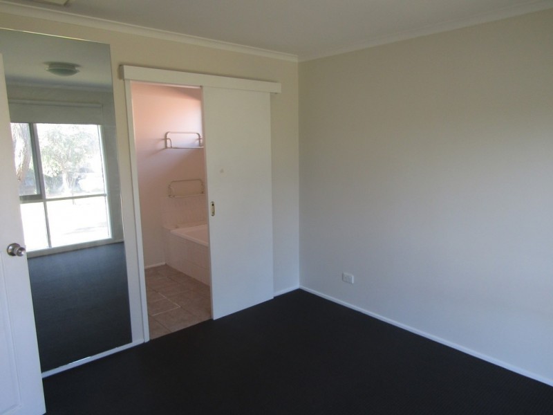 8 Edith Rise, Hampton Park VIC 3976