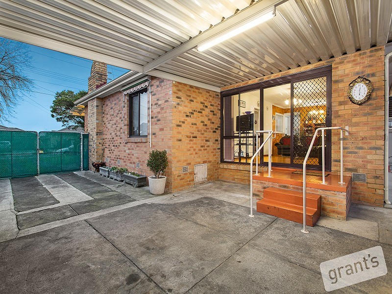 35 Inverness Street, Clarinda VIC 3169