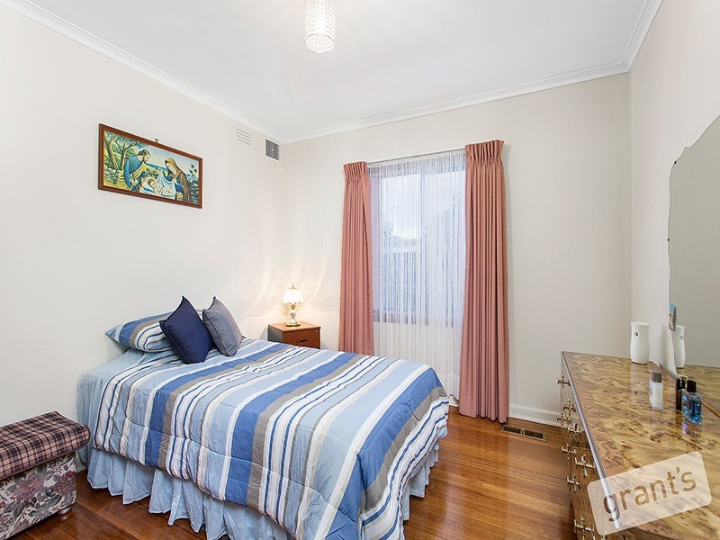 35 Inverness Street, Clarinda VIC 3169