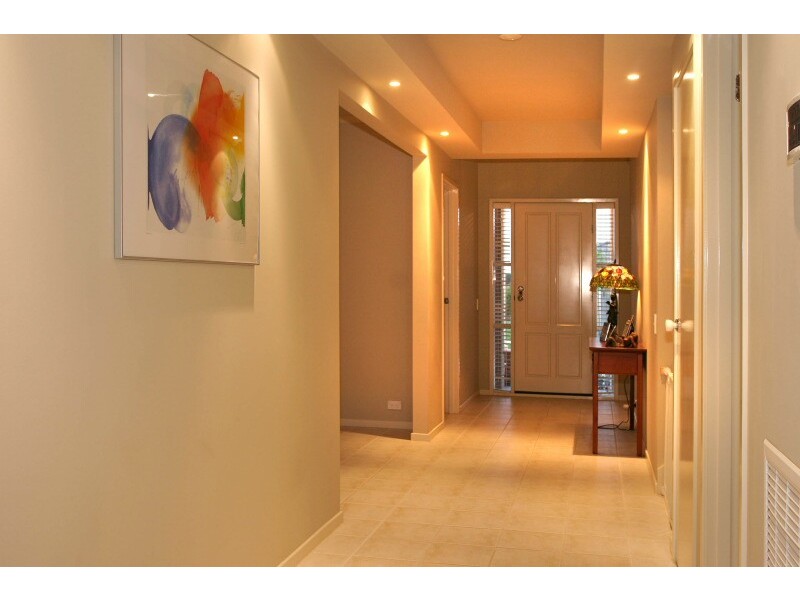 2 Pevensey Drive, Narre Warren South VIC 3805