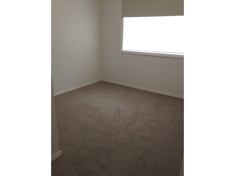 2 Glenisla Way, Berwick VIC 3806