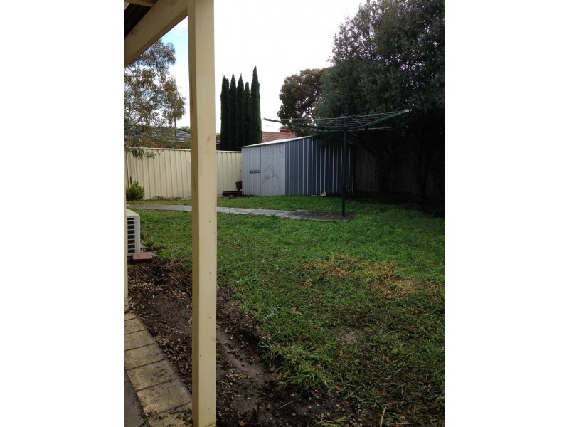 2 Glenisla Way, Berwick VIC 3806