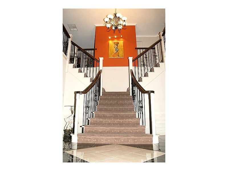 6 Meg Way, Berwick VIC 3806