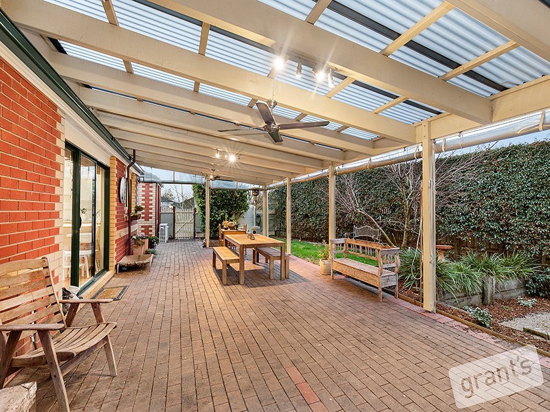 27 Cobblestone Avenue, Narre Warren South VIC 3805