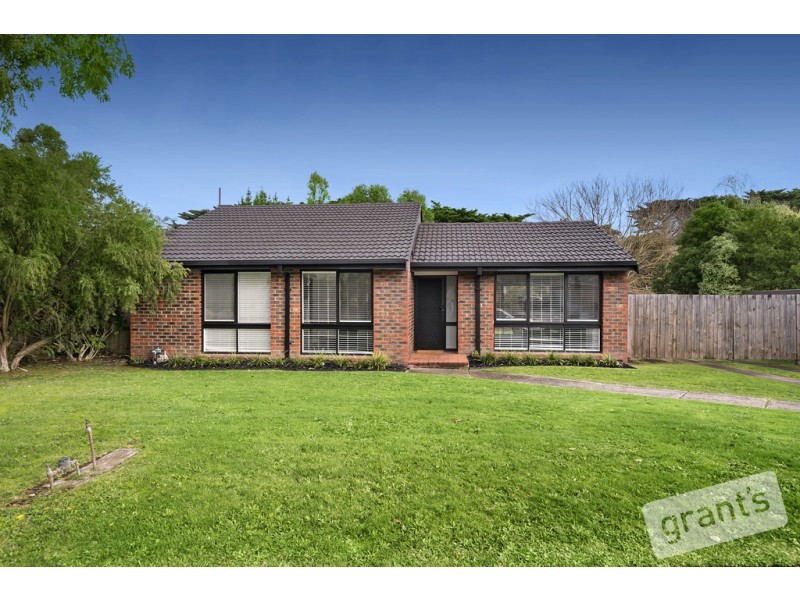 12 Gifford Close, Berwick VIC 3806