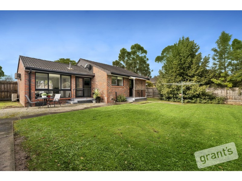 12 Gifford Close, Berwick VIC 3806