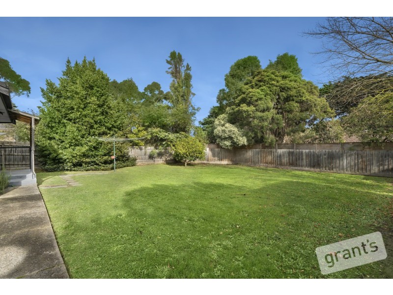 12 Gifford Close, Berwick VIC 3806