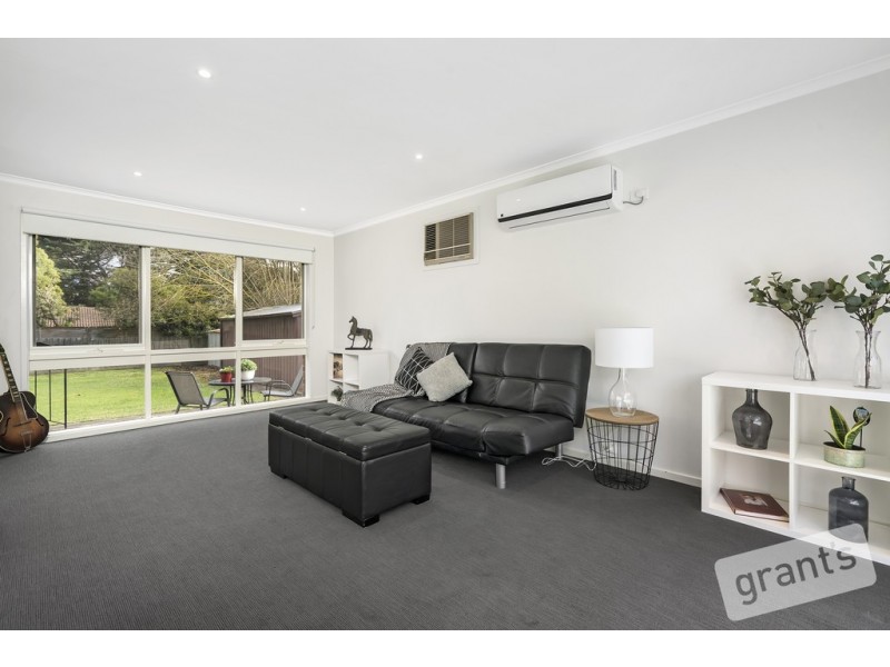 12 Gifford Close, Berwick VIC 3806