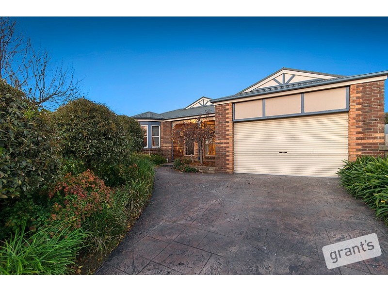 6 Grantham Crescent, Berwick VIC 3806