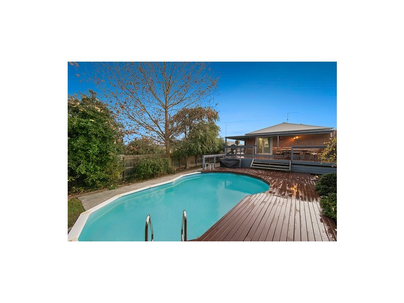 6 Grantham Crescent, Berwick VIC 3806