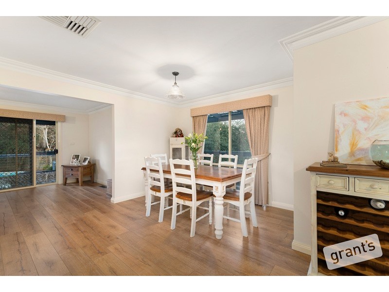 6 Grantham Crescent, Berwick VIC 3806