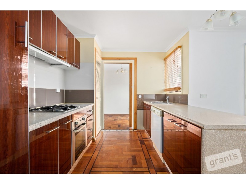 6 Howitt Court, Berwick VIC 3806