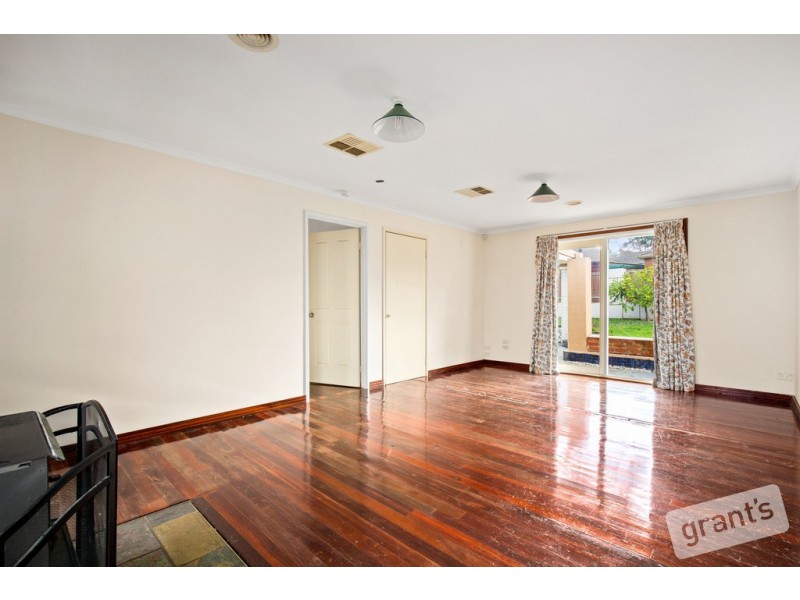 6 Howitt Court, Berwick VIC 3806