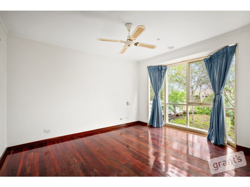 6 Howitt Court, Berwick VIC 3806