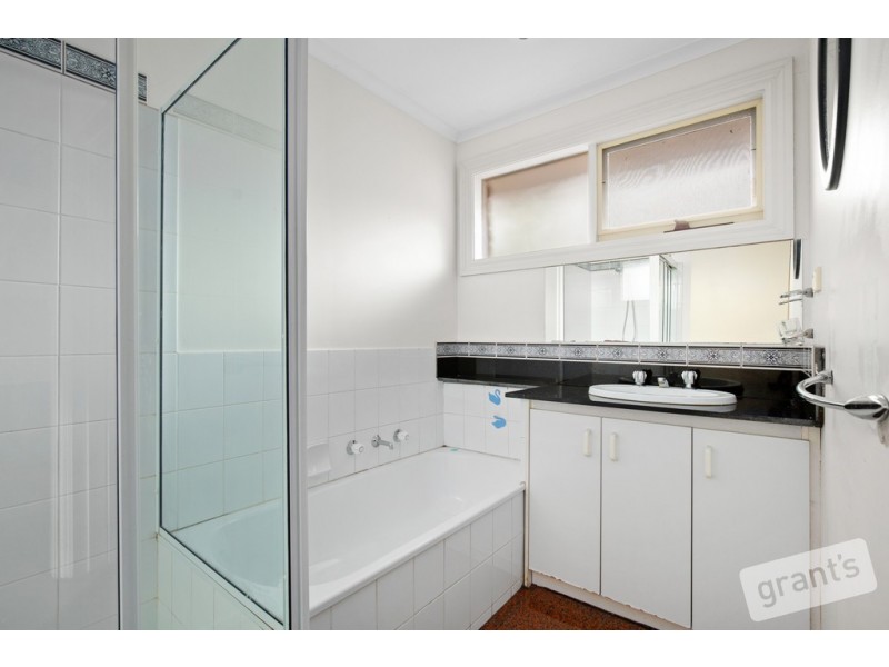 6 Howitt Court, Berwick VIC 3806